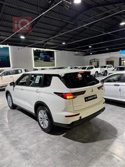 ميتسوبيشي اوتلاندر